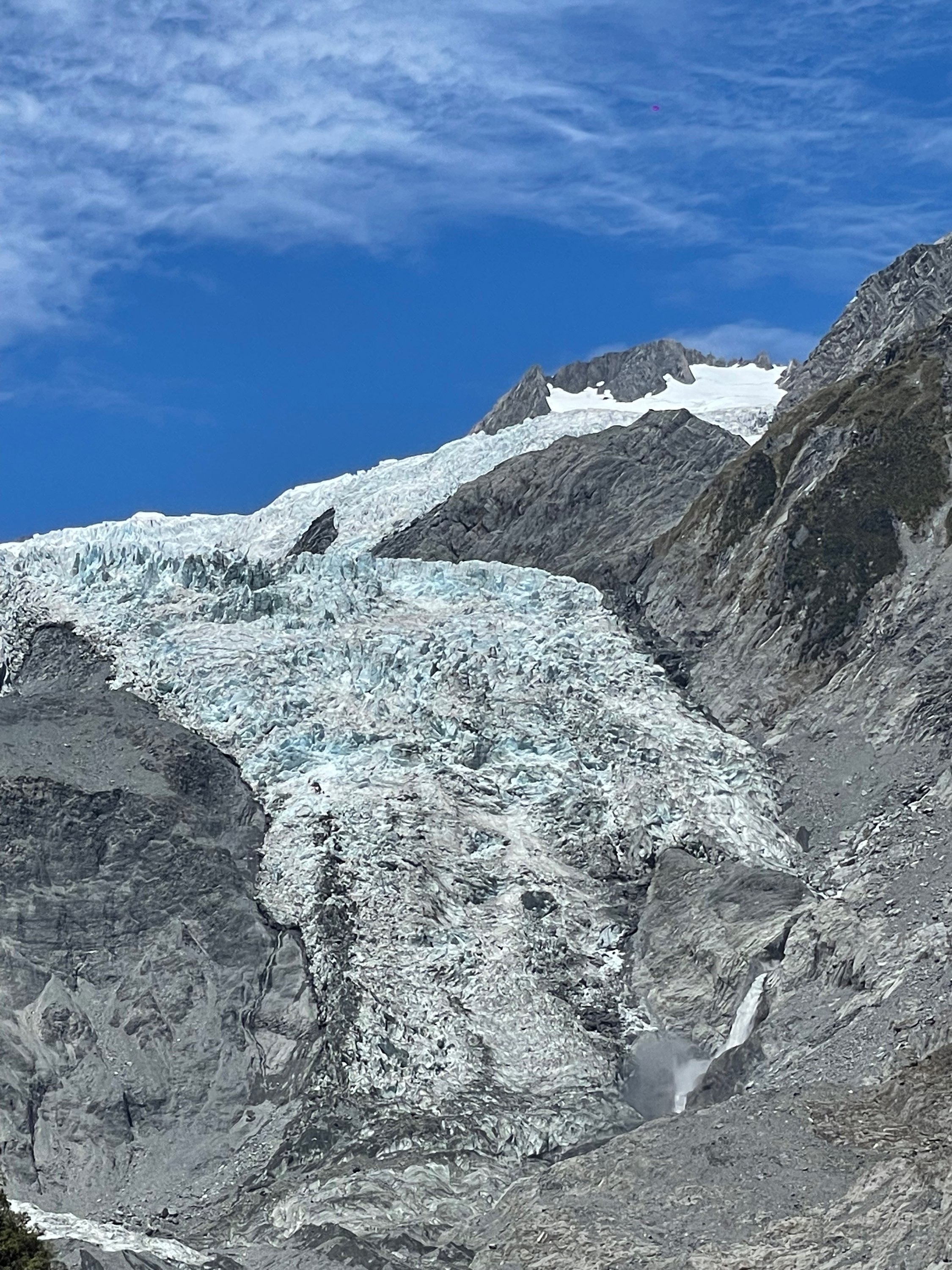 Diluvio en Mildford Track en Nueva Zelanda