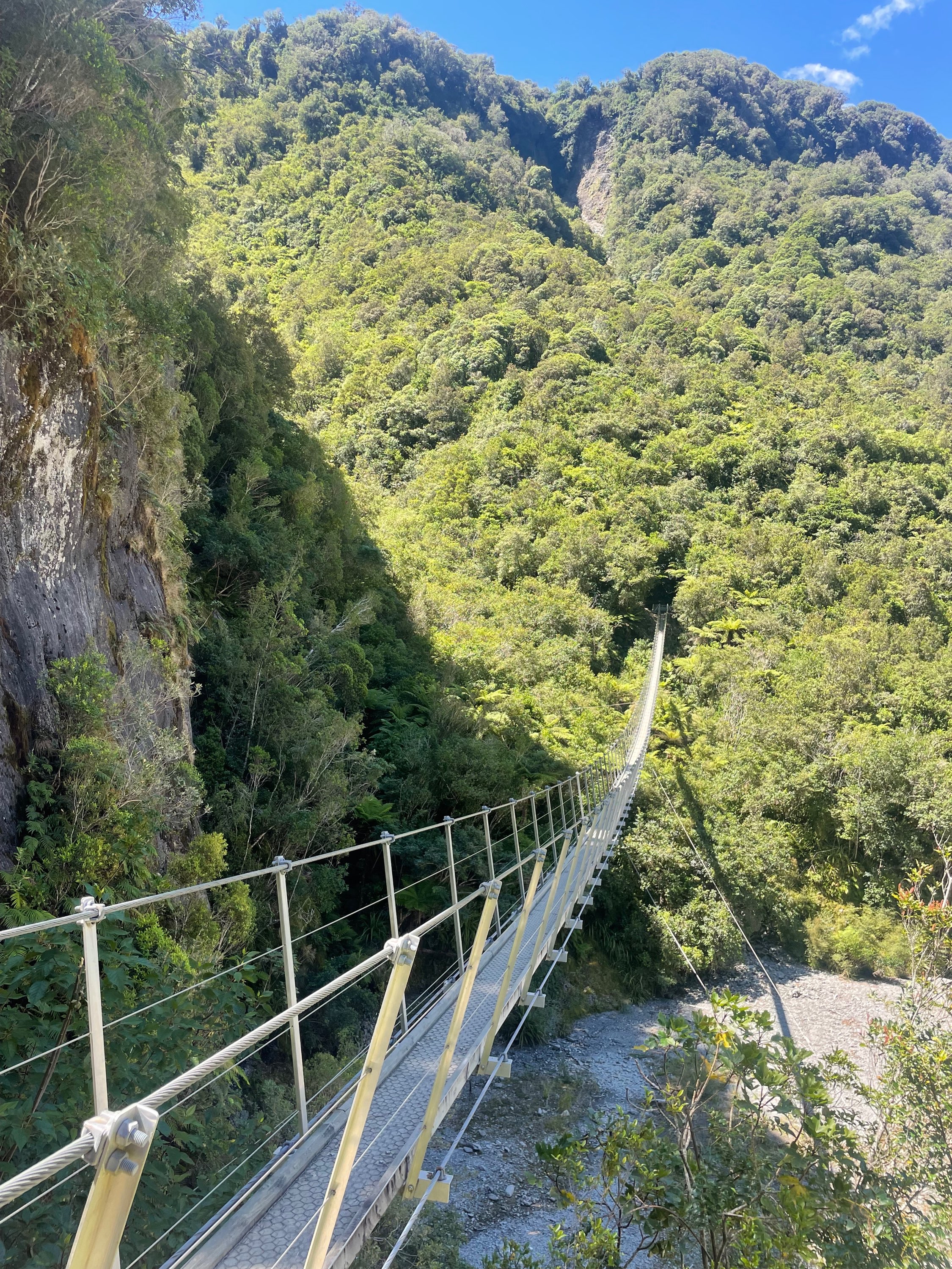 Diluvio en Mildford Track en Nueva Zelanda