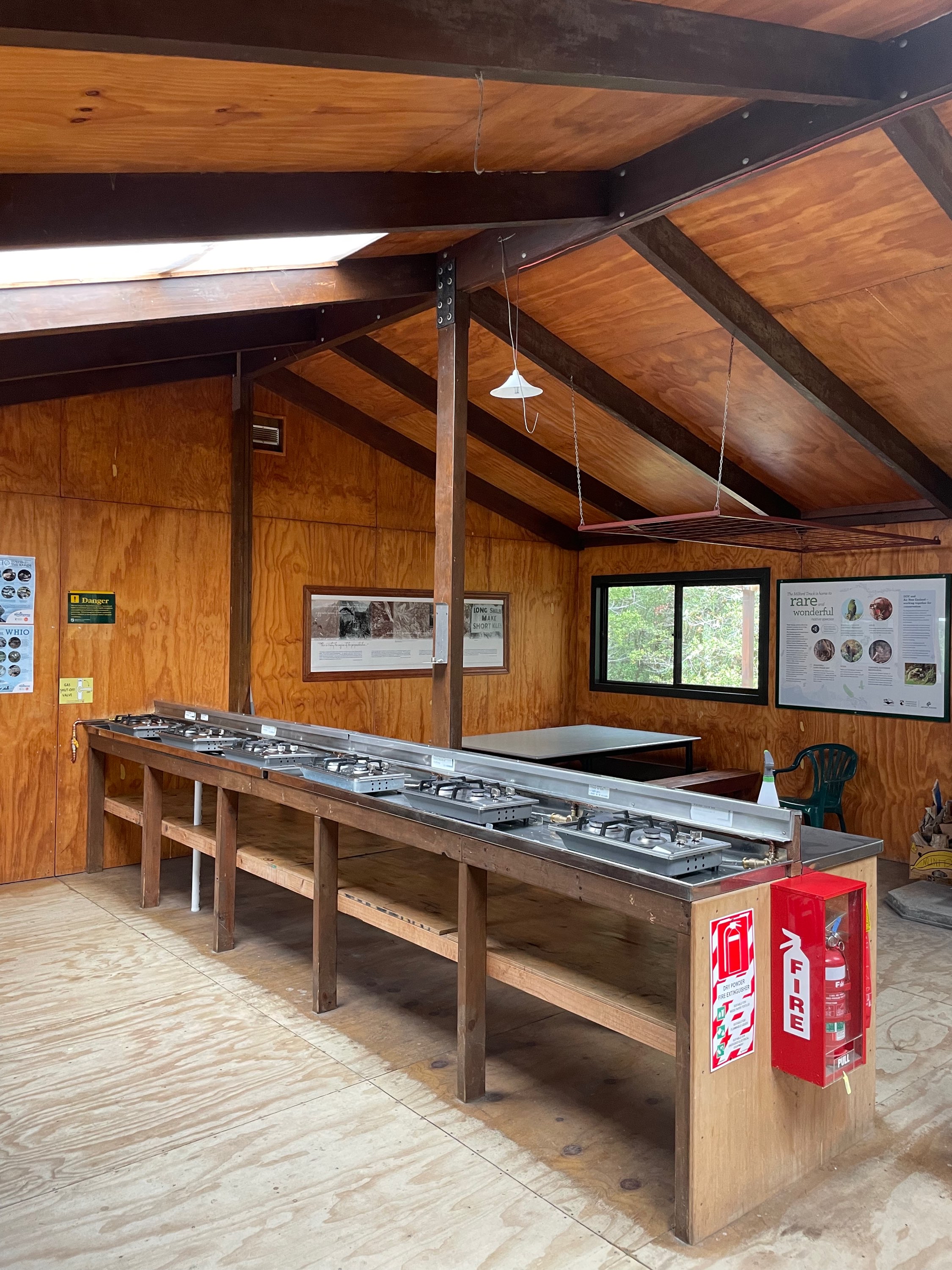 Diluvio en Mildford Track en Nueva Zelanda