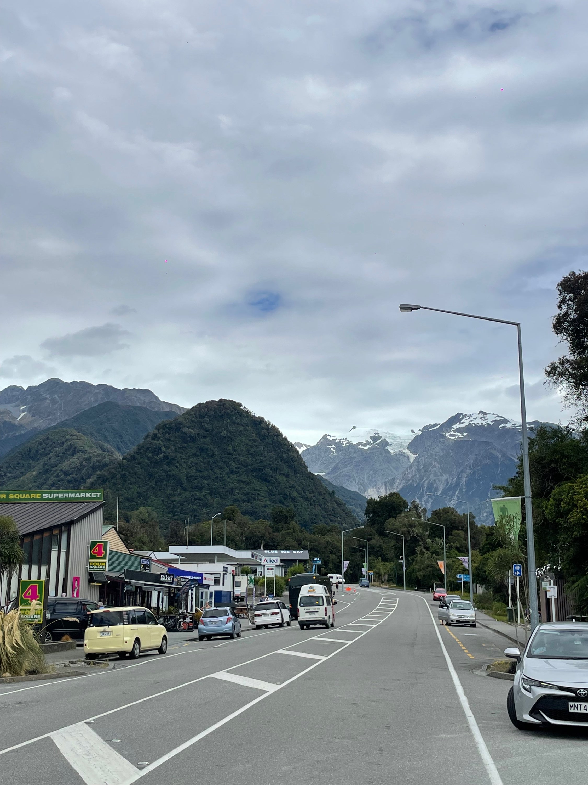 Diluvio en Mildford Track en Nueva Zelanda