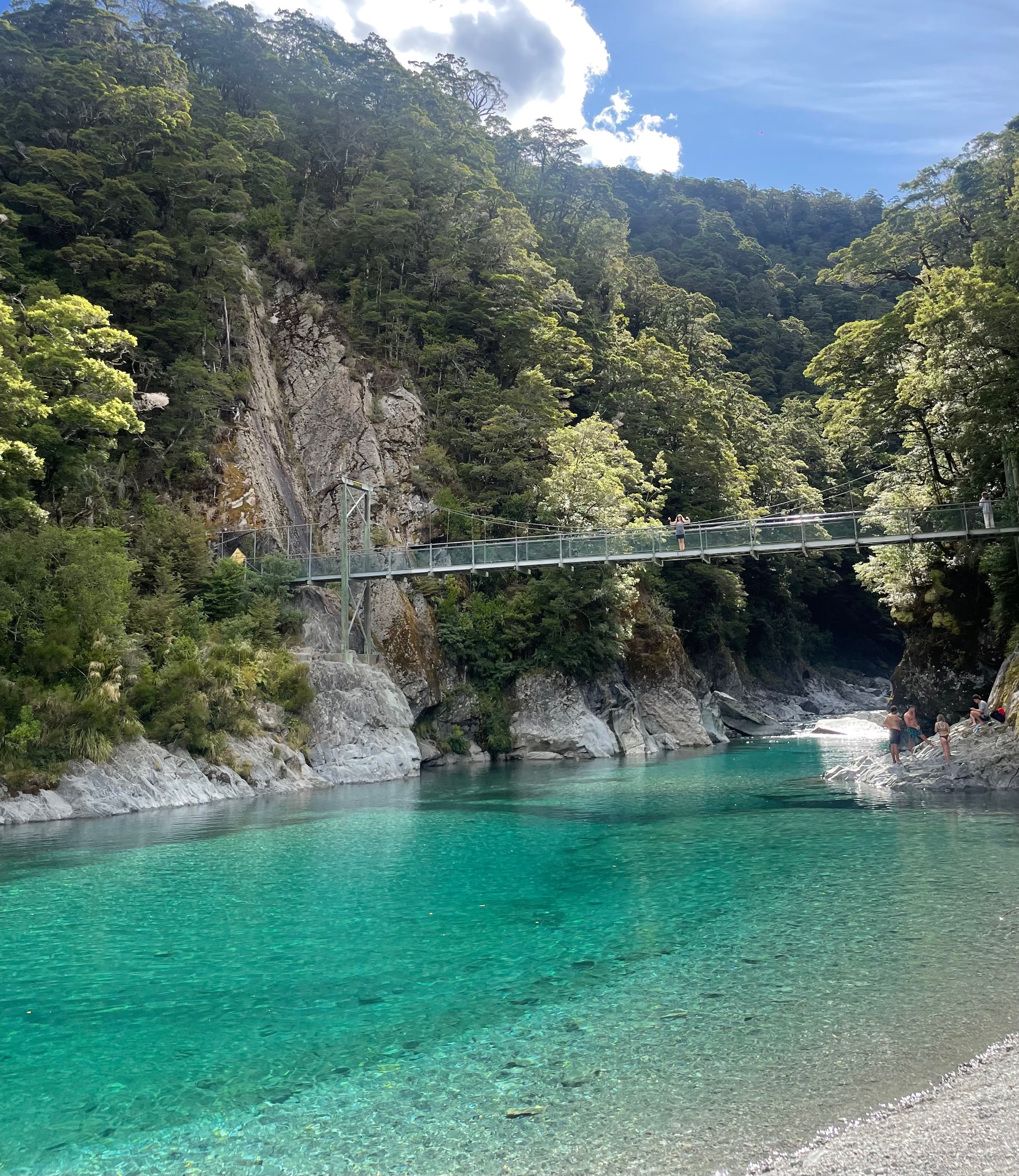 Diluvio en Mildford Track en Nueva Zelanda